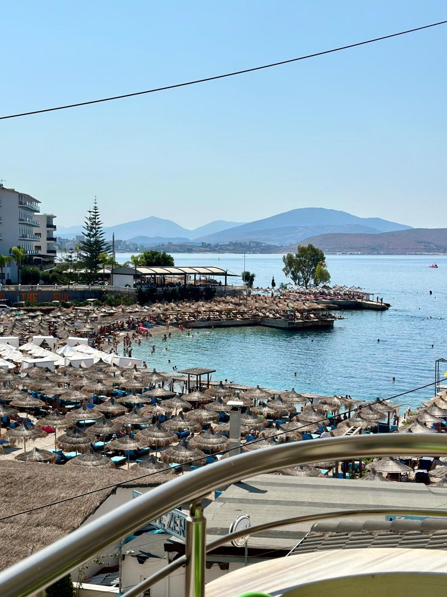 Aqua Apartments Seaview Саранда Экстерьер фото
